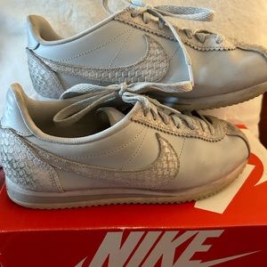 Nike Cortez Classic Women’s size 7